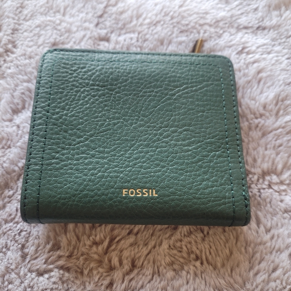 Fossil Logan Leather Small RFID Bifold Wallet